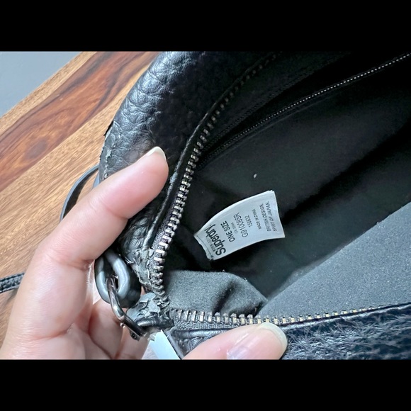 Super Dry sling bag black colour - Picture 3 of 6